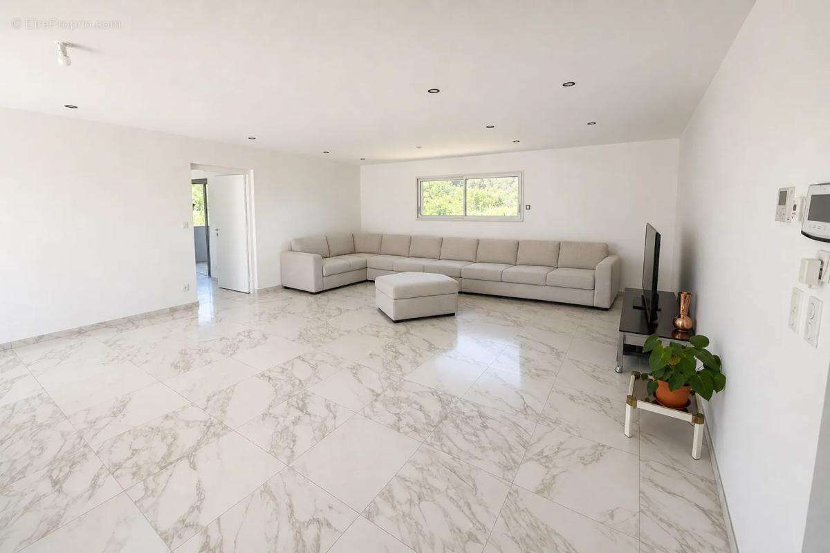 Aussonne - Maison contemporaine 6 pièces de 159 m² - photo 4