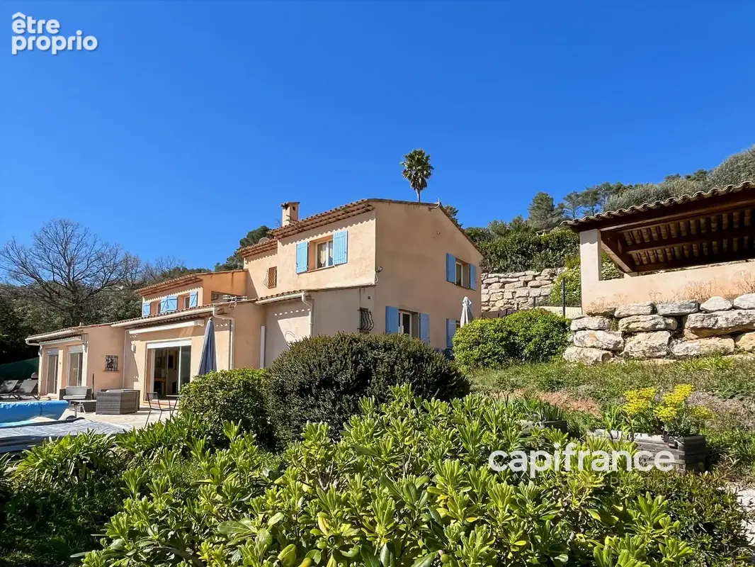 Villa avec piscine - 6 pièces - BAGNOLS EN FORET (83) - photo 20