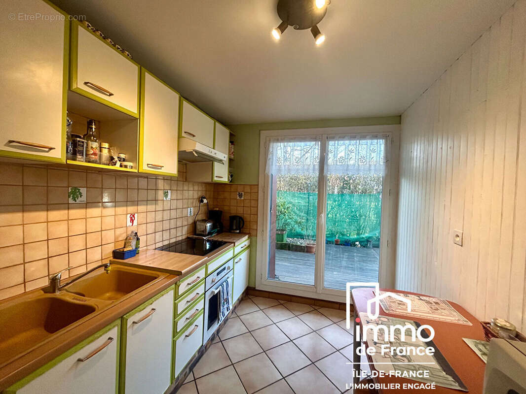 Appartement à PONTAULT-COMBAULT