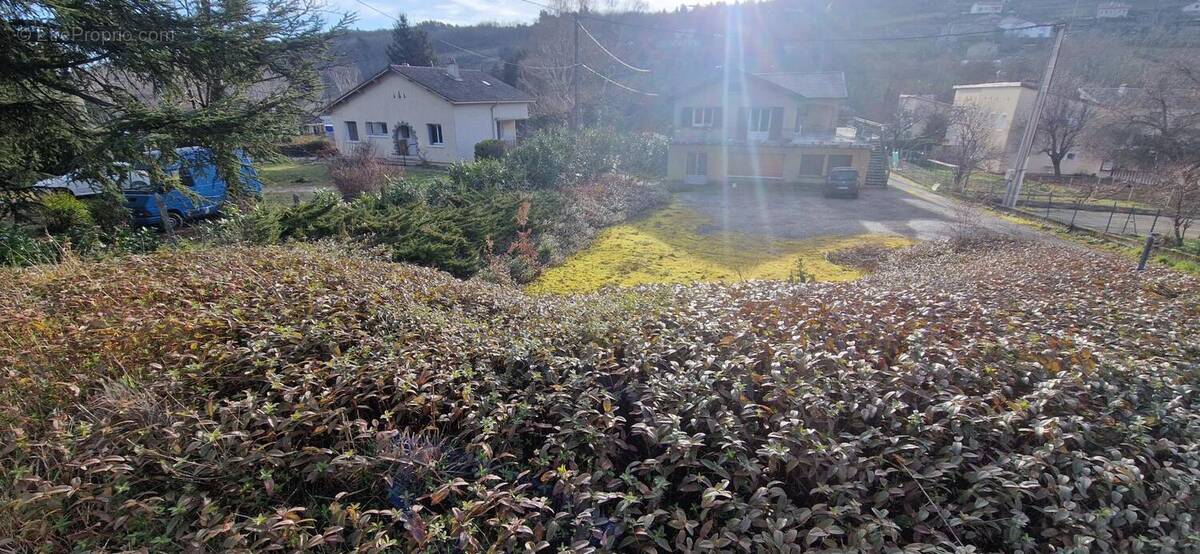 Terrain à SATILLIEU