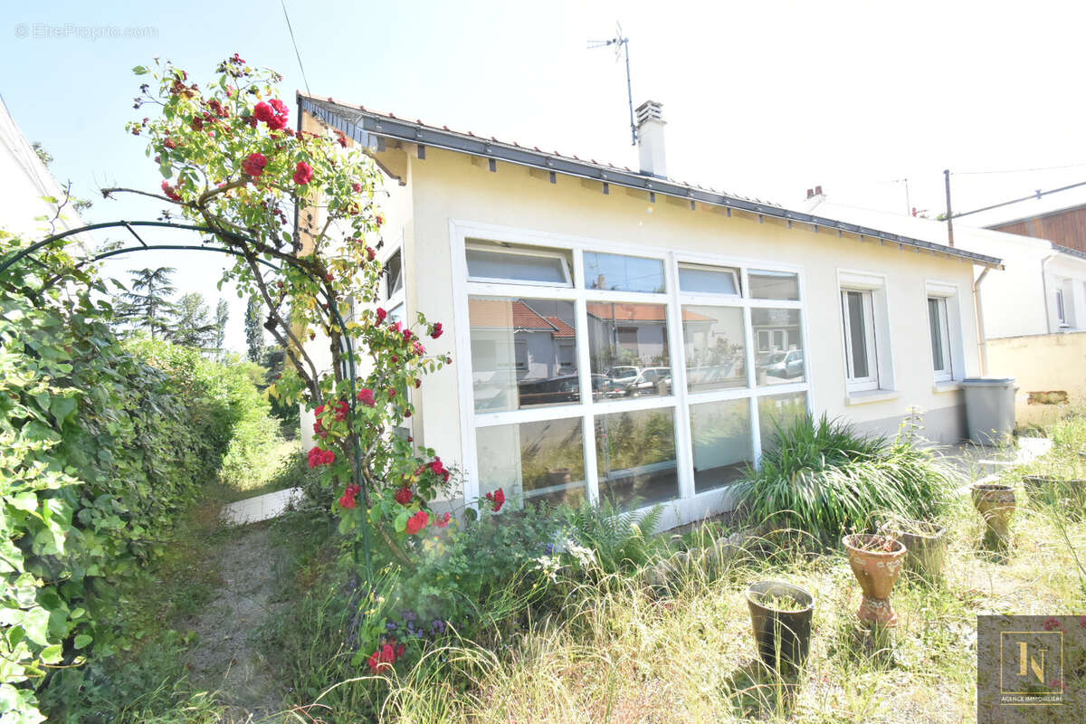 NANTES Hippodrome, maison de plain pied 3 chambres avec jardin et garage. - photo 8