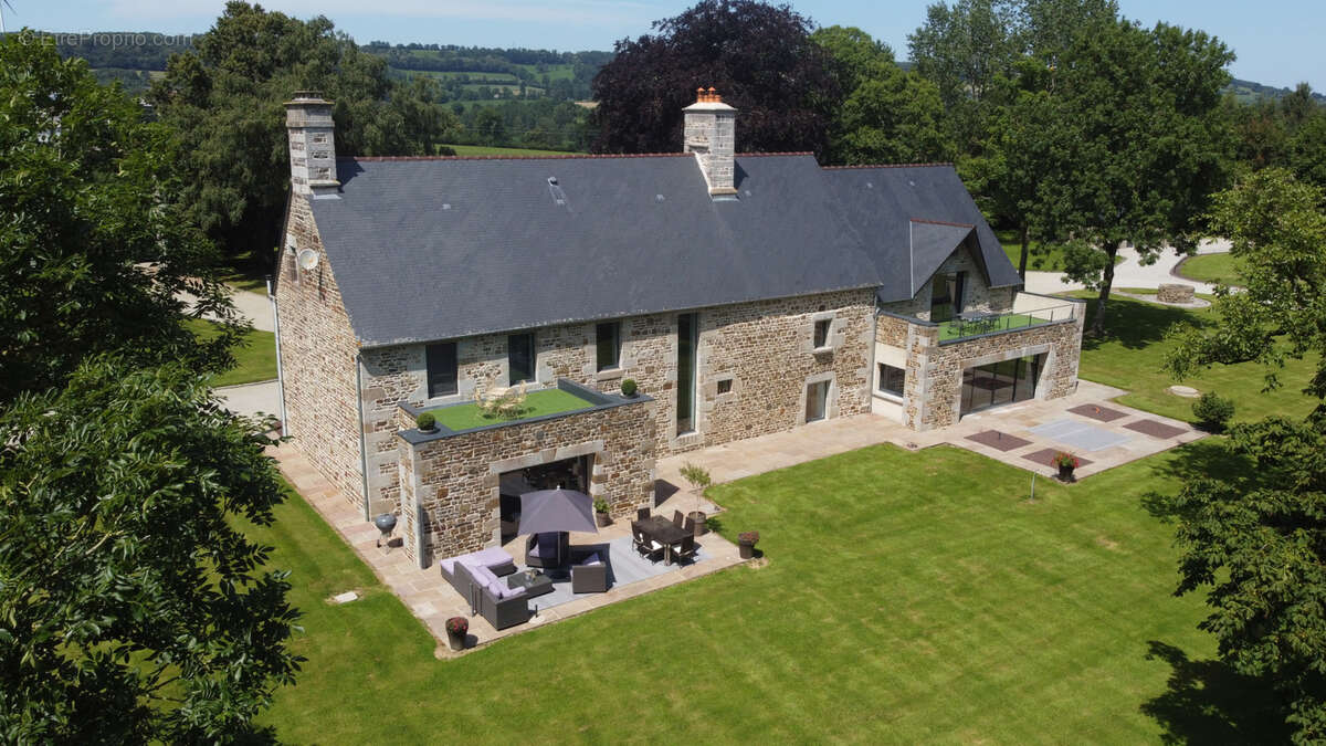 Maison à SAINT-SEVER-CALVADOS