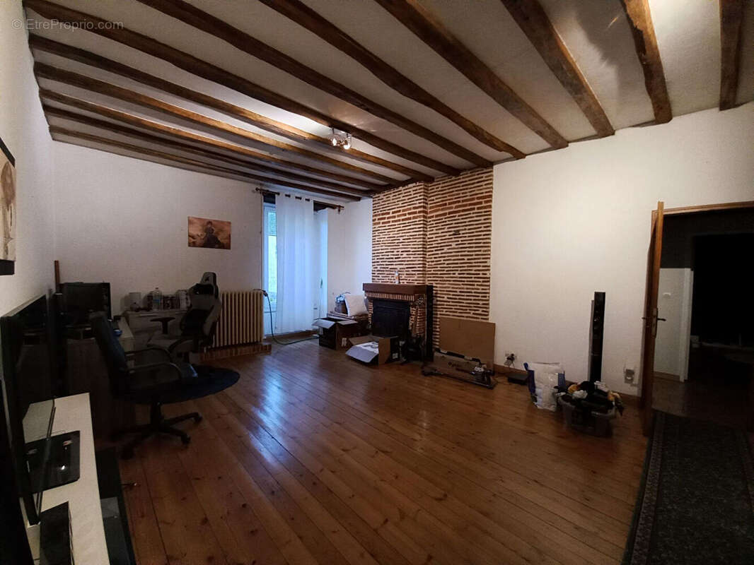 Maison à COURGENARD