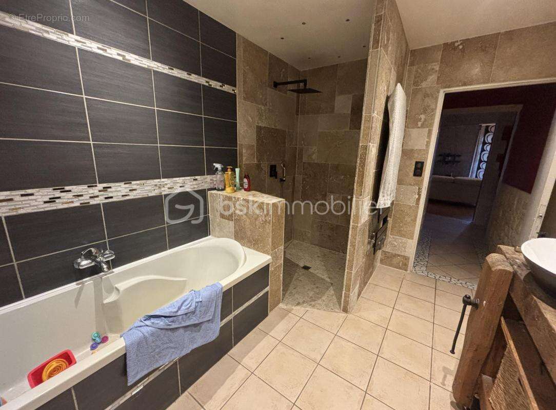 Maison à MAUZE-SUR-LE-MIGNON