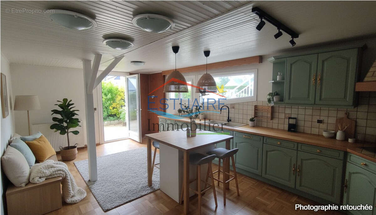 Maison 150 m² à Saint-Etienne-De-Montluc  - photo 5