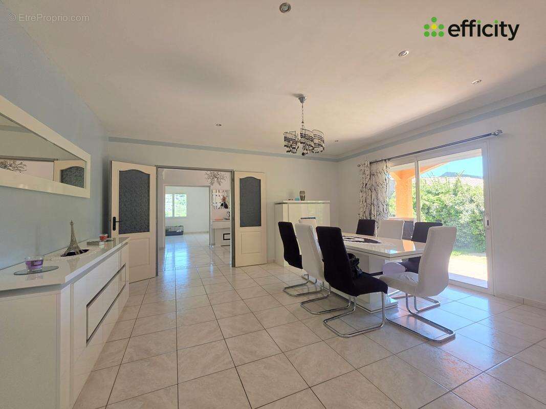 Maison 245 m² à Marcoux  - photo 9