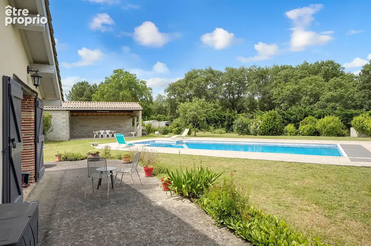 Toulousaine rénovée de 209 m² avec Jardin & Piscine - photo 2