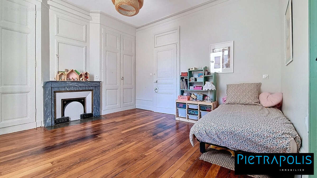 Appartement à TASSIN-LA-DEMI-LUNE