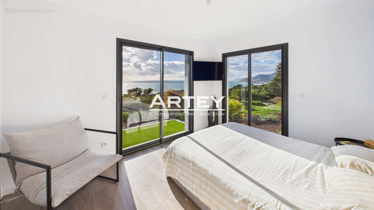 Maison à CARQUEIRANNE