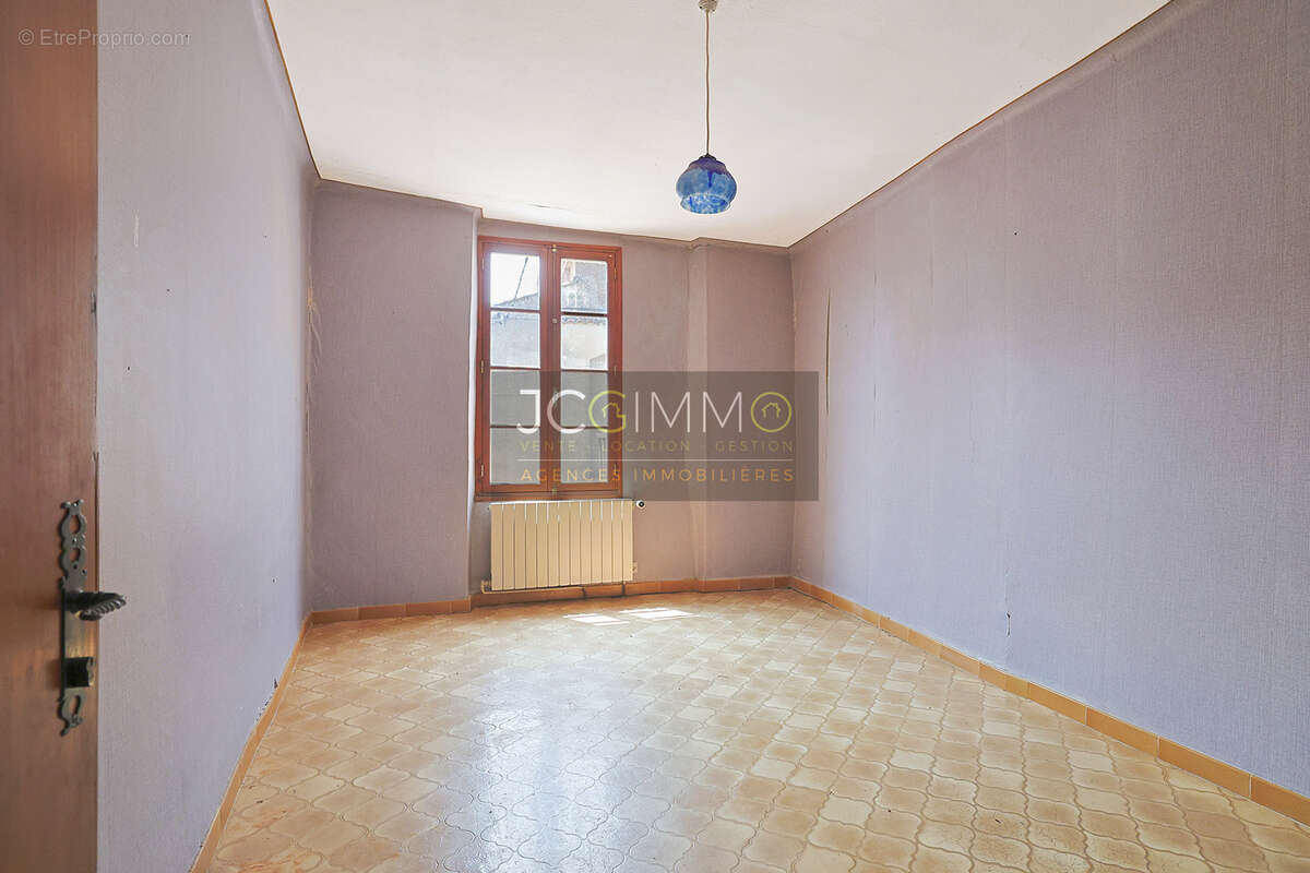 Bastide de 800m2 sur un terrain de 657m2 - photo 7