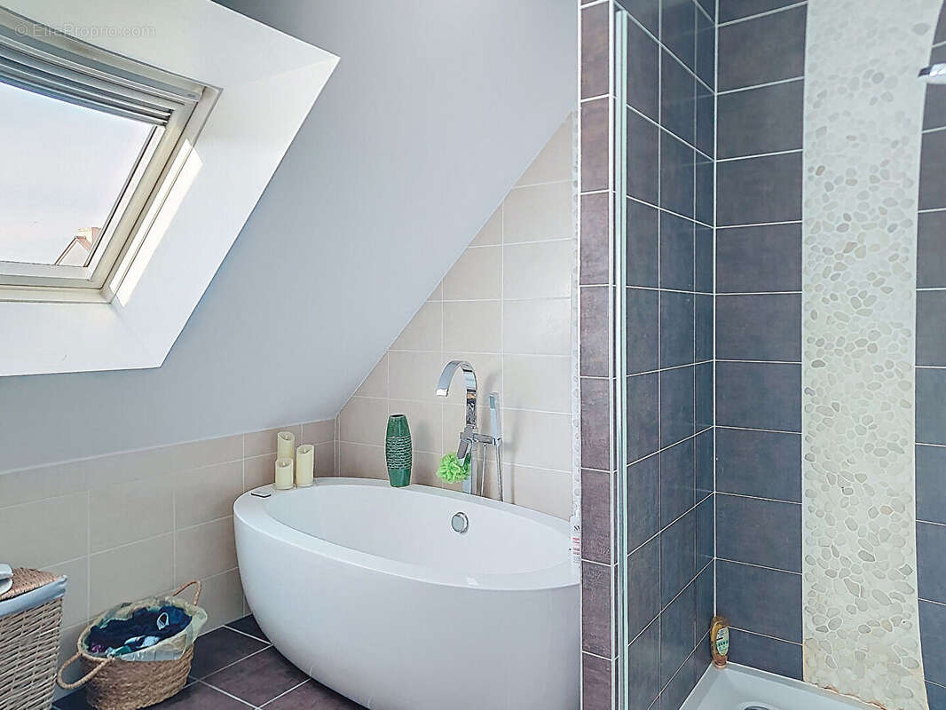 Maison à SAINTE-LUCE-SUR-LOIRE