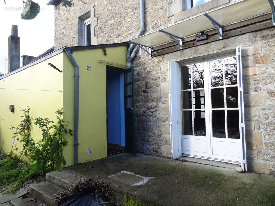 Maison à PLOUNEVEZ-QUINTIN