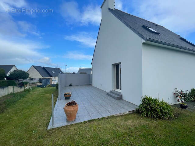 Maison à YFFINIAC