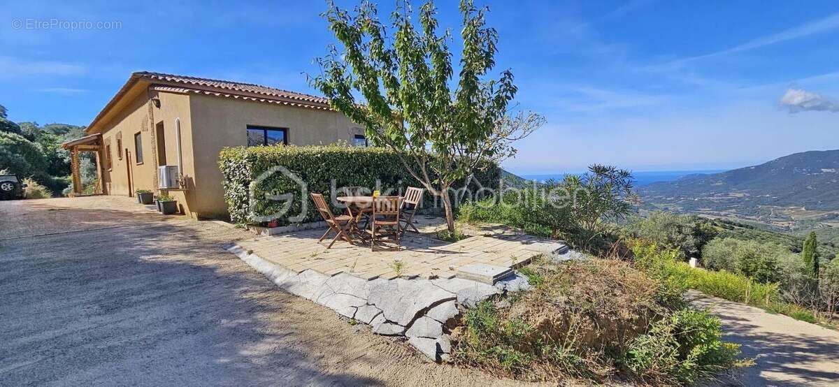 Villa contemporaine avec vue exceptionnelle – Fozzano (Corse-du-Sud) - photo 17