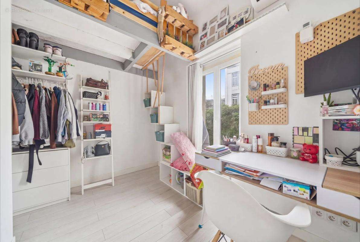 Appartement à CHARENTON-LE-PONT