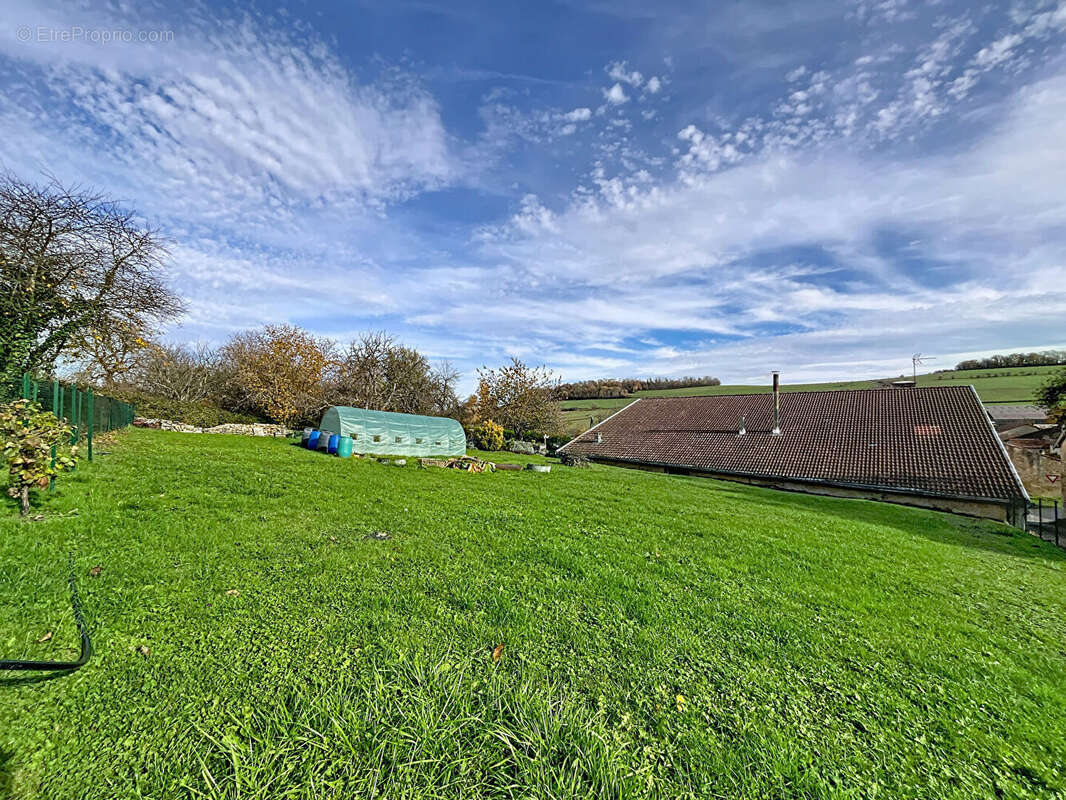 Maison à COURCELLES-SOUS-CHATENOIS