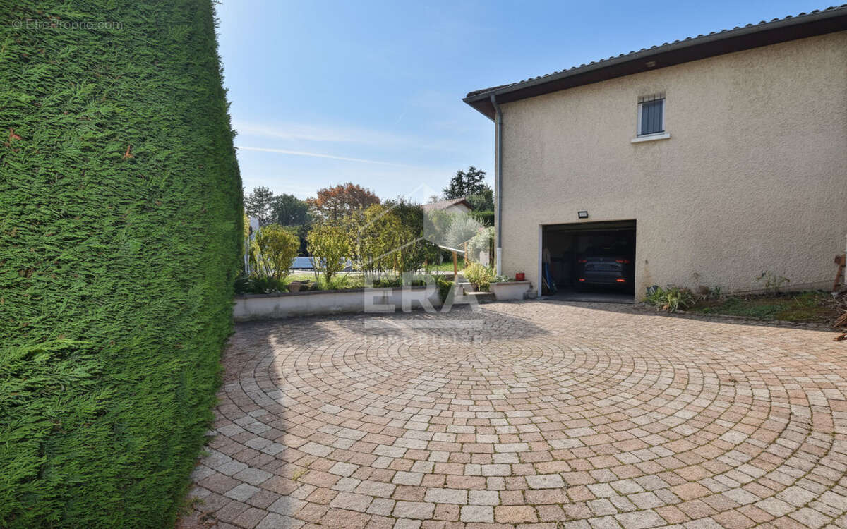 Maison à CHAZAY-D&#039;AZERGUES