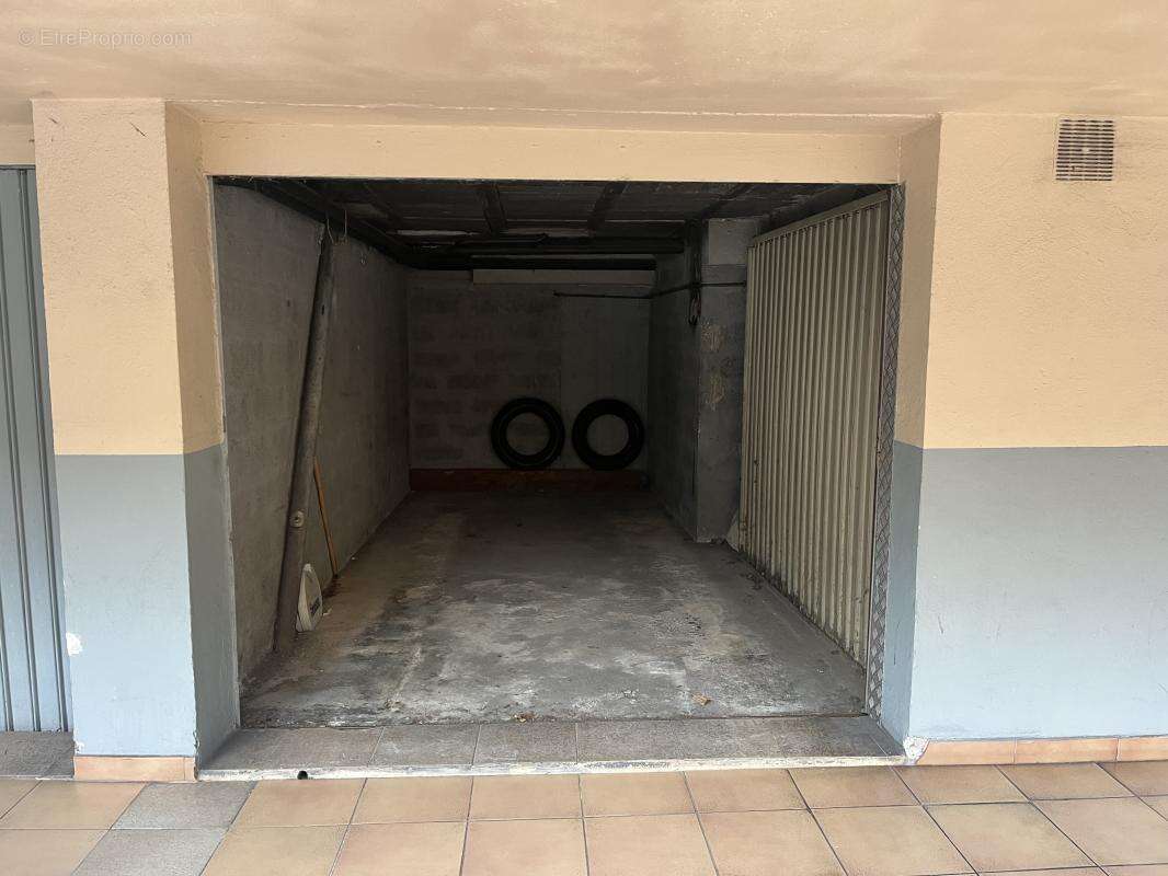 Parking à ANTIBES