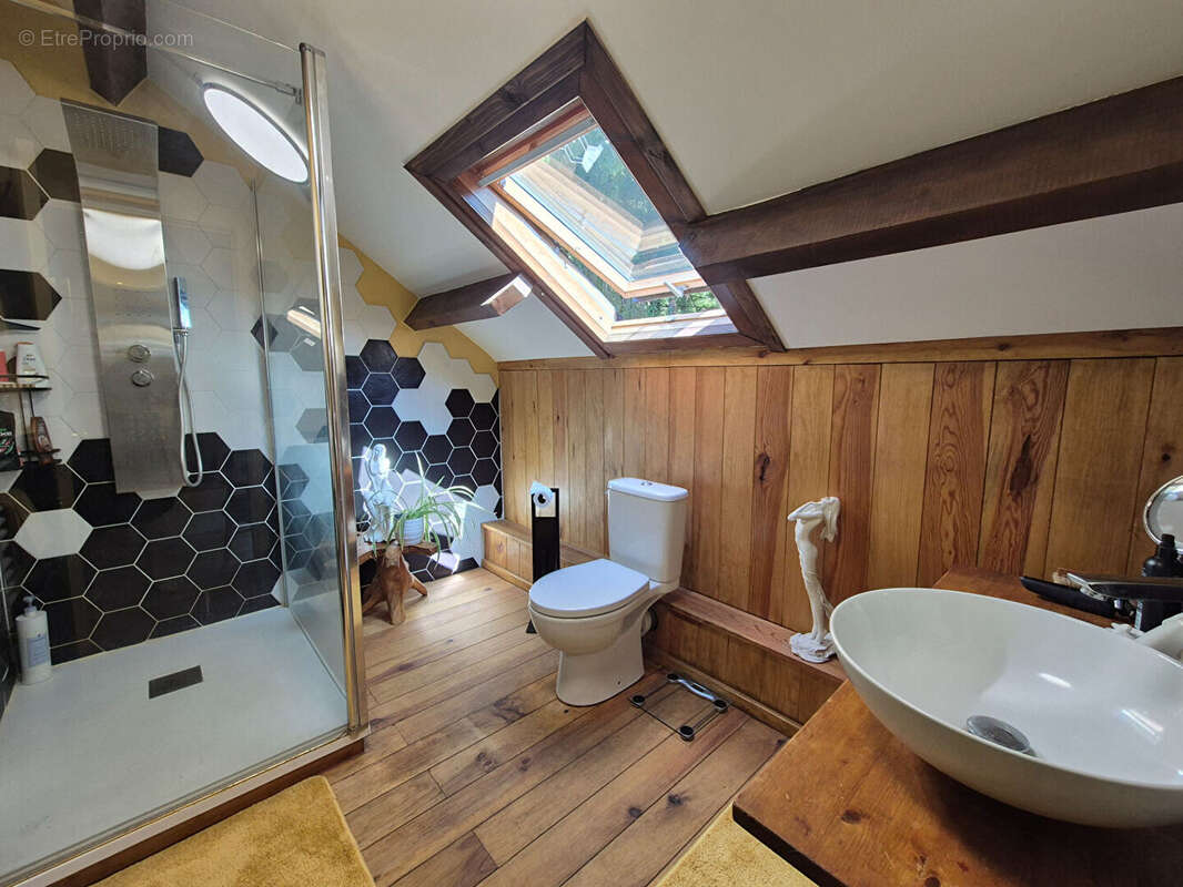 CORRÈZE. PEYRISSAC. Maison en pierre avec 3 chambres, gîte en pierre, garage et jardin de 2 062 m². - photo 13