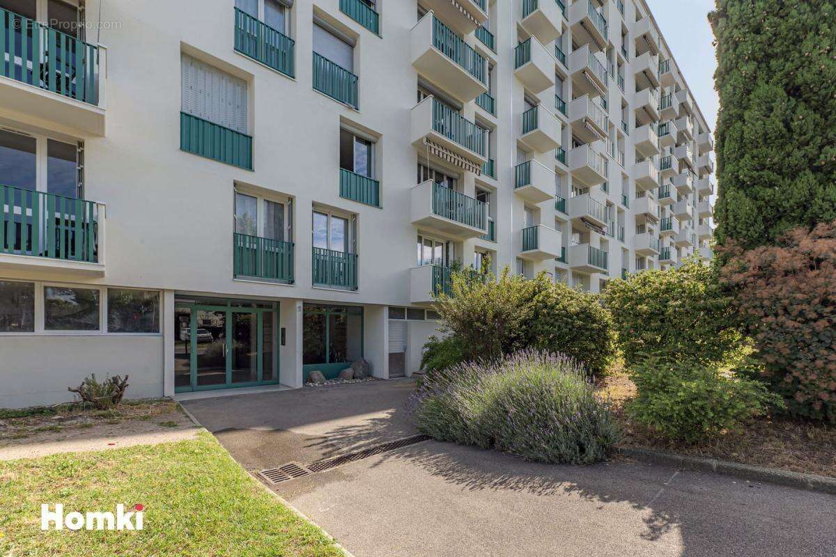Appartement à PIERRE-BENITE