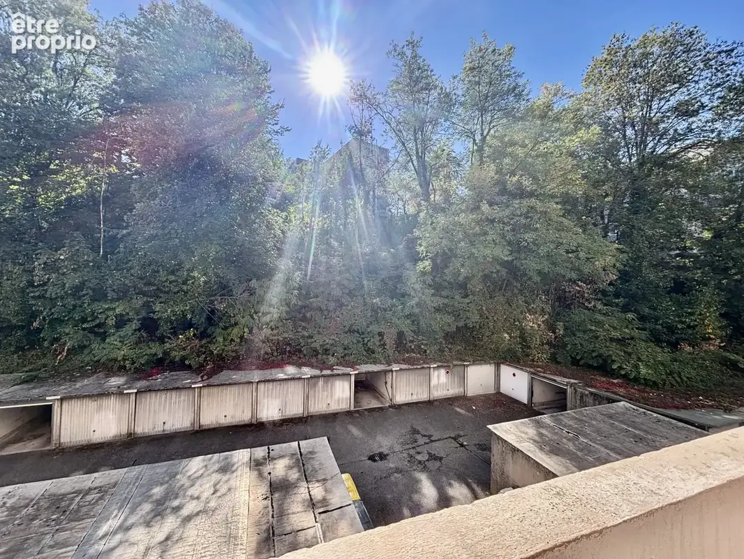 Chambéry Appartement T2 de 39 m2 à rénover avec cave et garage - photo 3