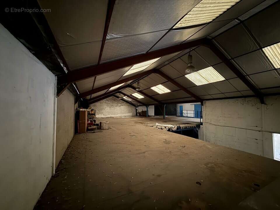 Autre à LA COURNEUVE