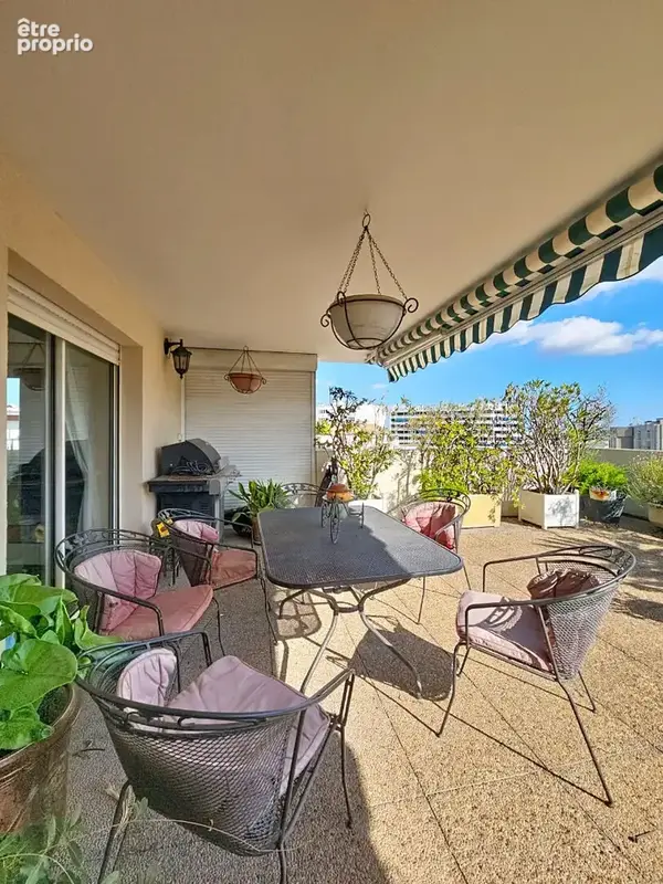 Appartement P5, 125m2 DERNIER ETAGE, Terrasse 80m2 Nîmes , garage et cave - photo 4