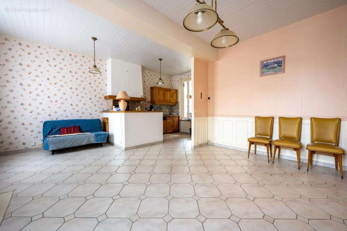 Maison ancienne 5 pièces avec grand terrain loué - photo 6