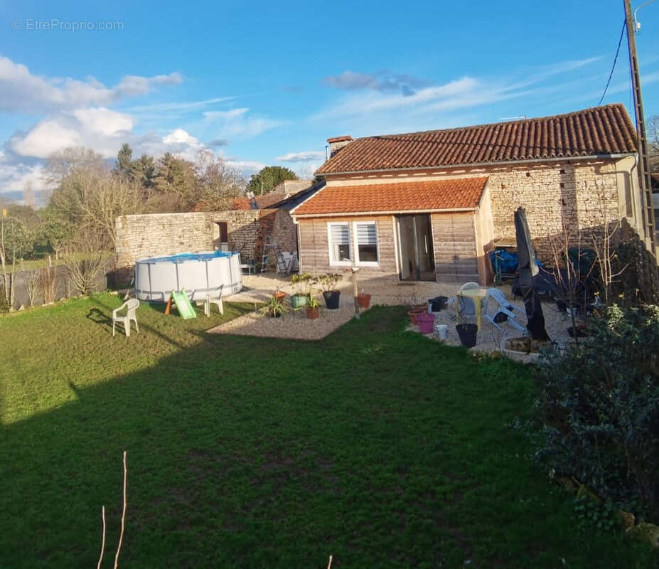 Maison à CHASSENEUIL-SUR-BONNIEURE