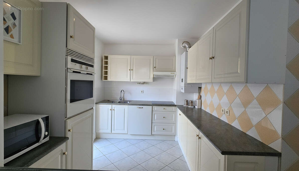 Appartement à MARSEILLE-9E