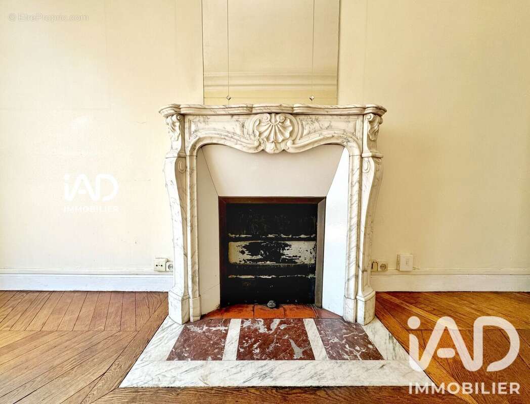 Appartement 76 m² à Paris-10e  - photo 2