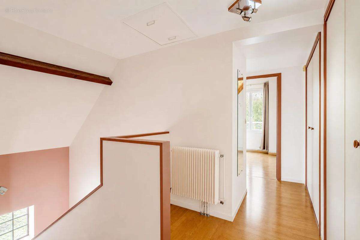 Maison familiale avec studio indépendant - photo 13