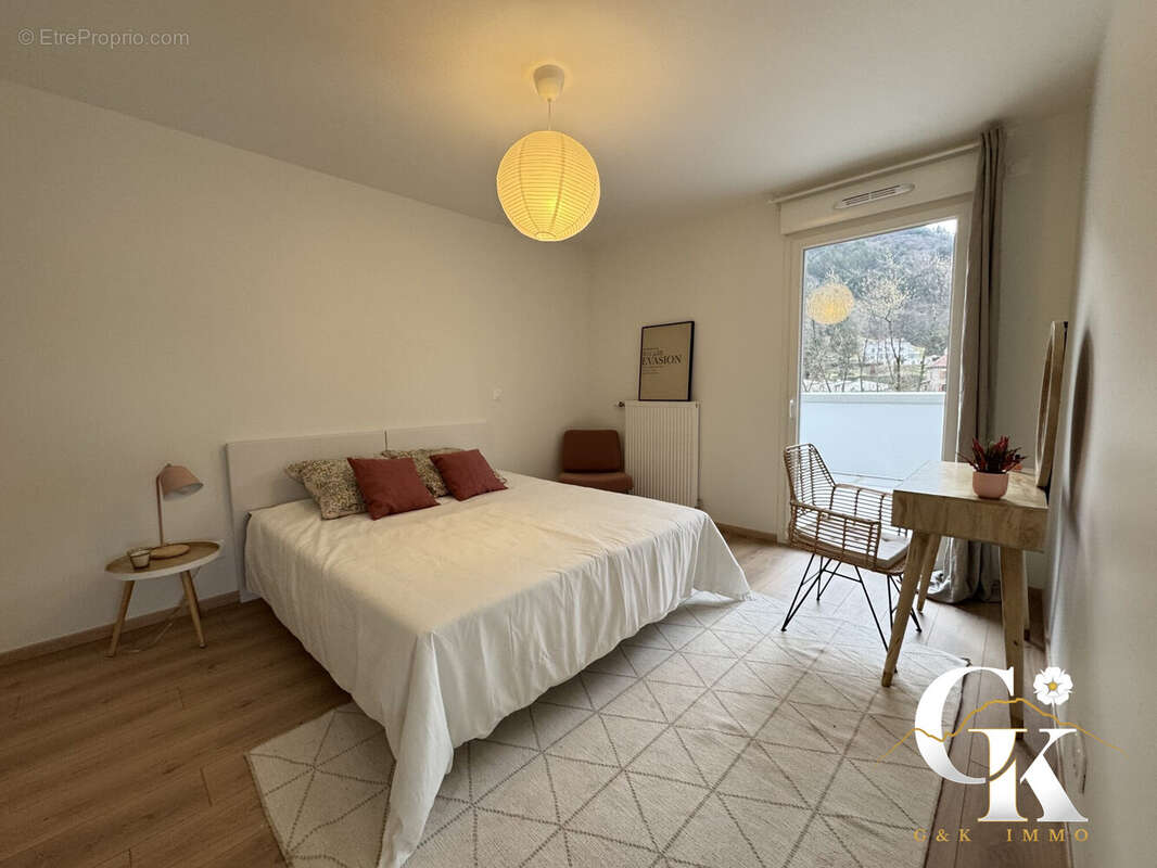 Appartement à SAINT-MARTIN-D'HERES