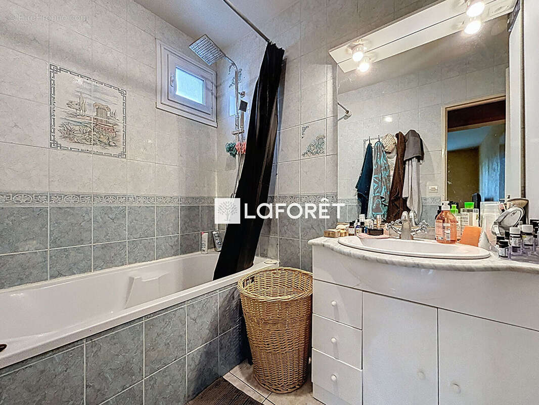 Maison à SAVIGNY-LE-TEMPLE