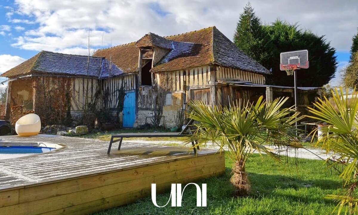 Maison à ARGENCES