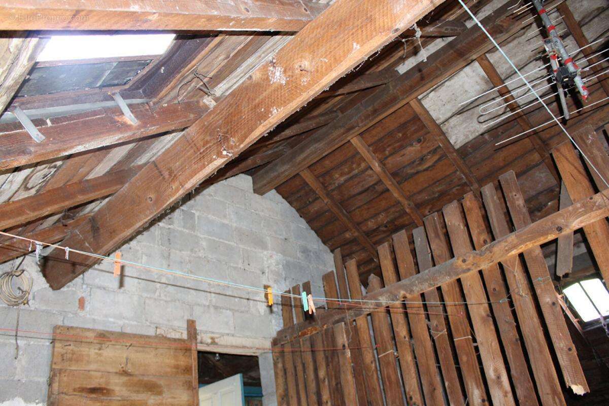 Appartement à BORT-LES-ORGUES