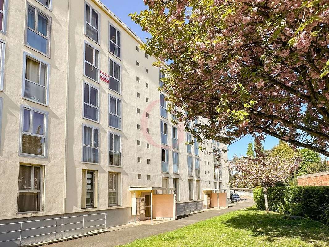 Appartement à BOURG-LA-REINE