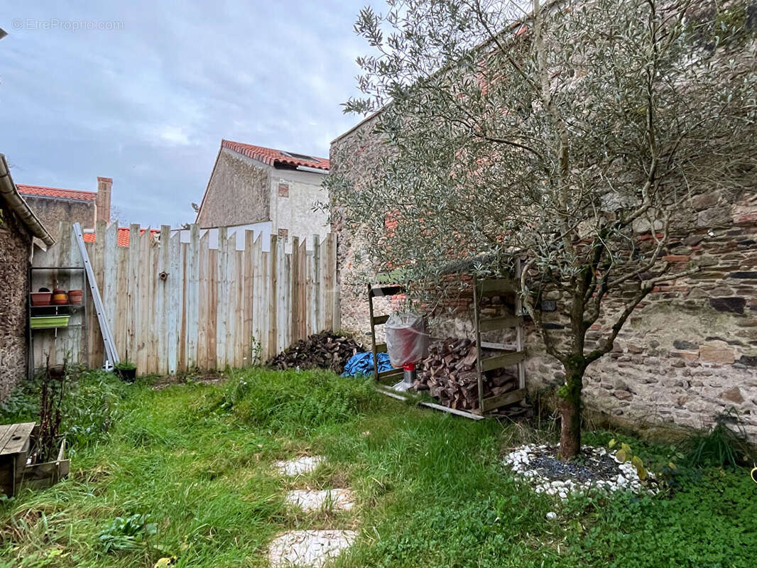 Maison à SAINTE-FLAIVE-DES-LOUPS
