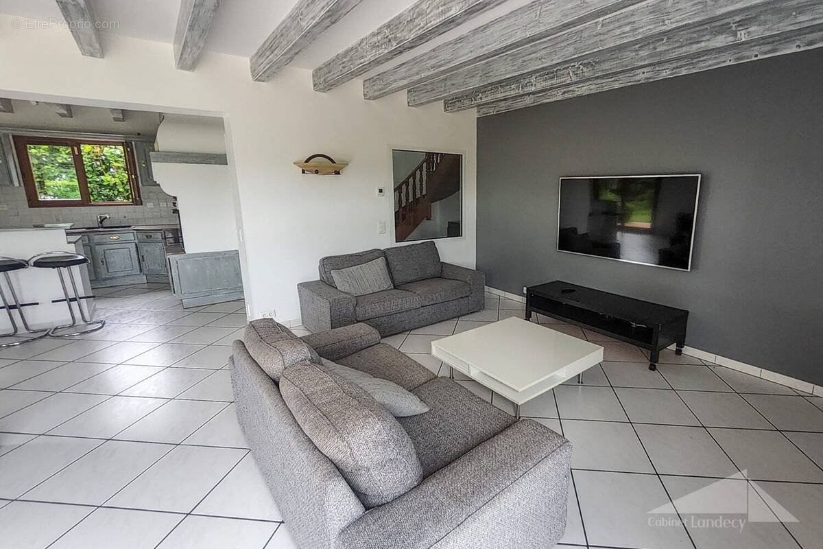Maison à PREVESSIN-MOENS