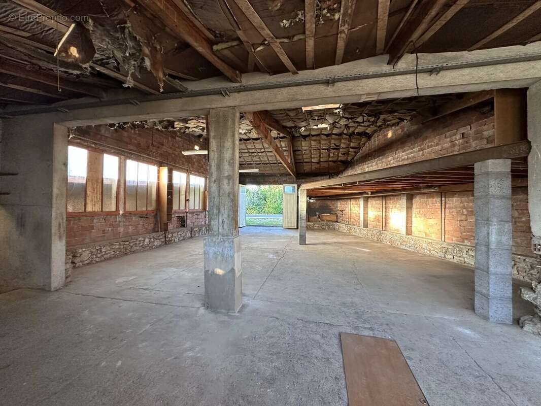 Commerce à LAGARRIGUE