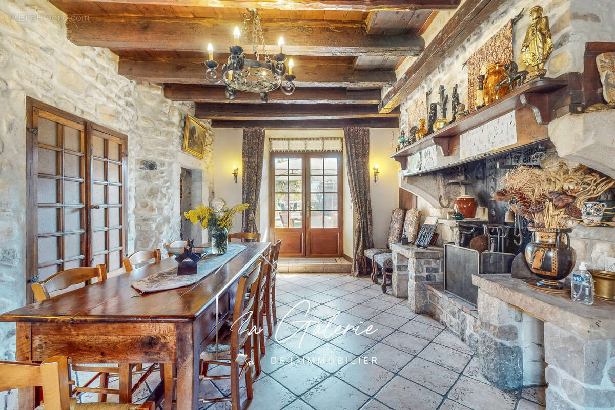 Maison à SAINTE-MARIE-D'ALLOIX