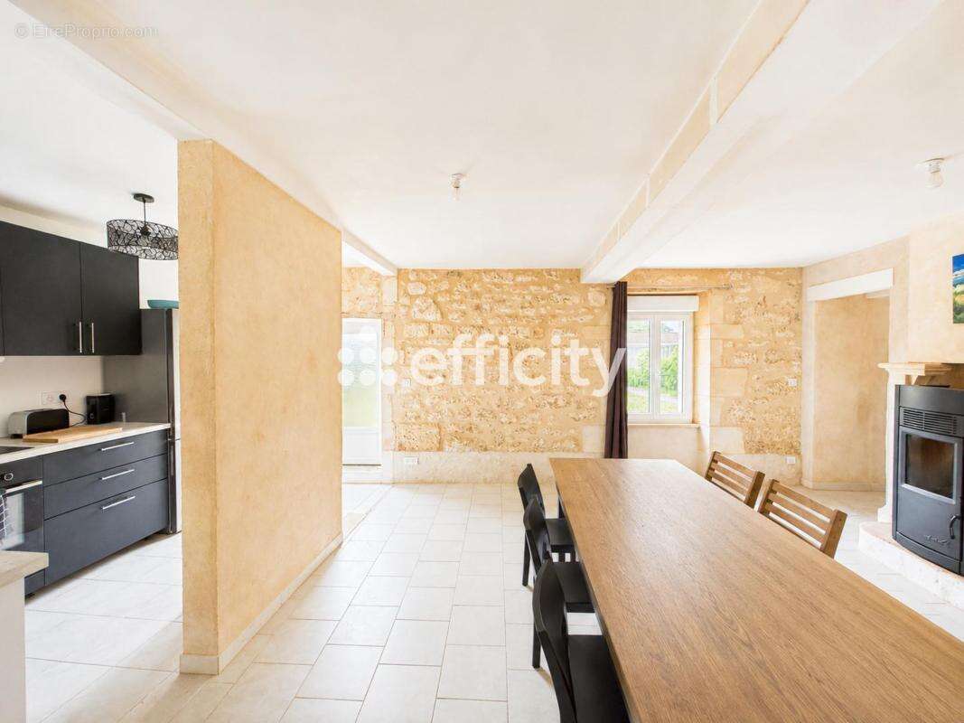 Maison à JONZAC