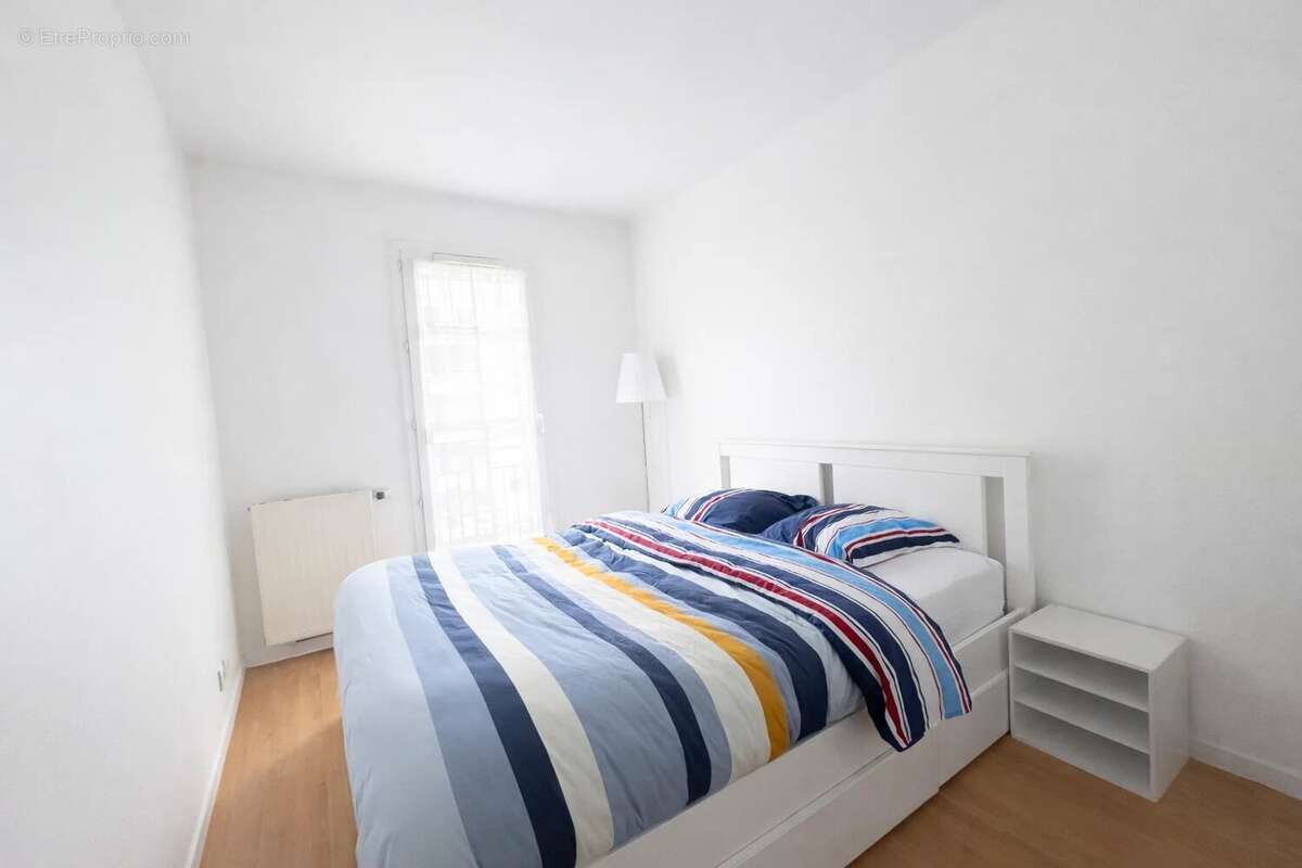 Appartement à COURBEVOIE