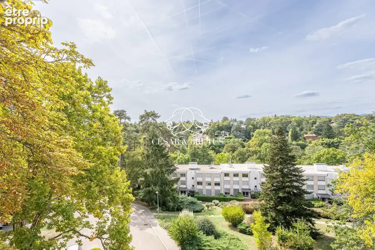 Appartement à CHARBONNIERES-LES-BAINS