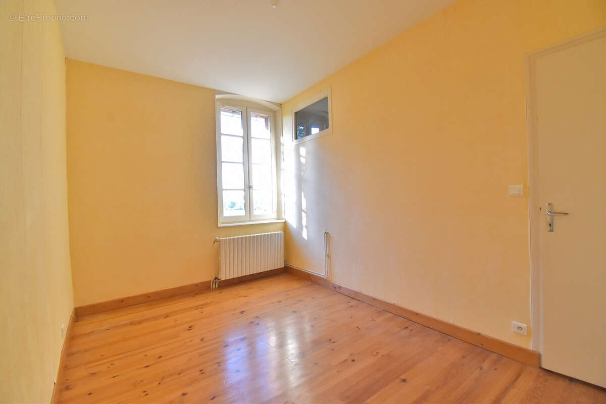 Maison à DORNES