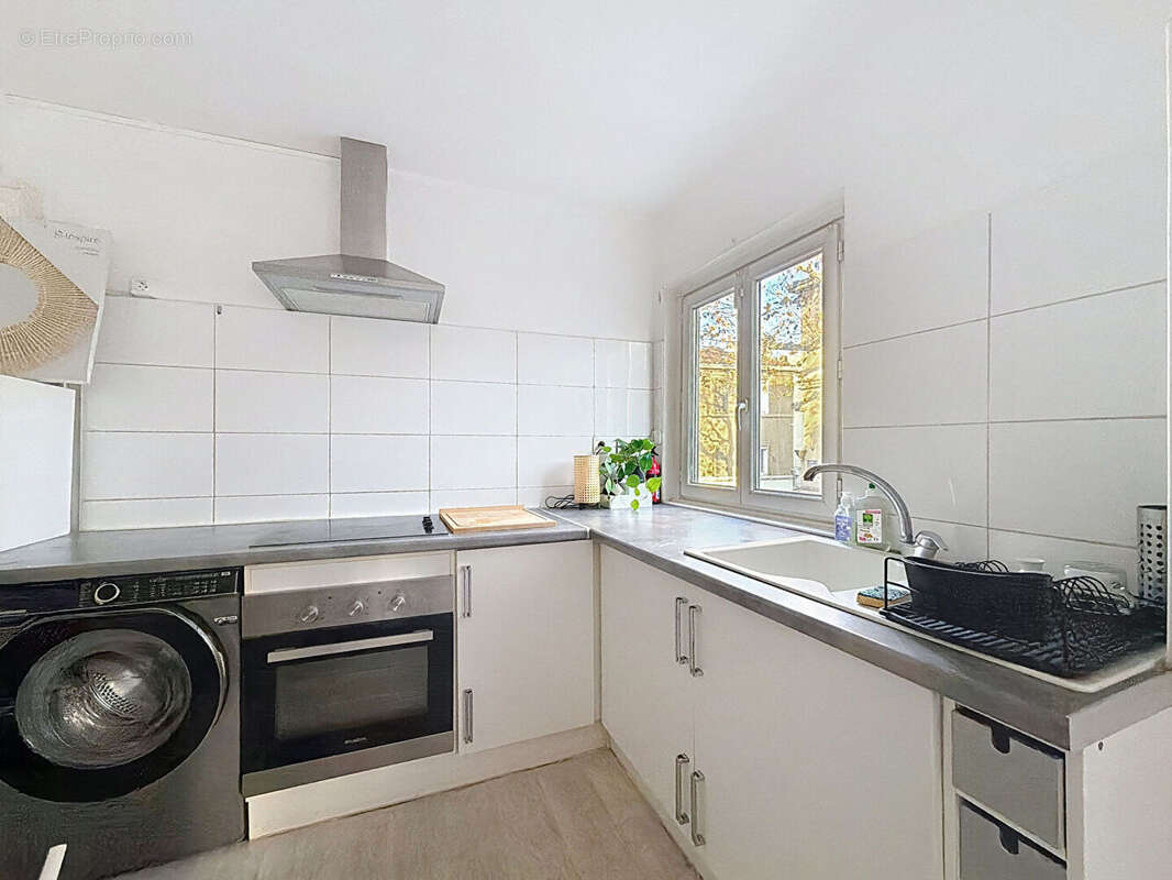 Appartement à MARSEILLE-4E