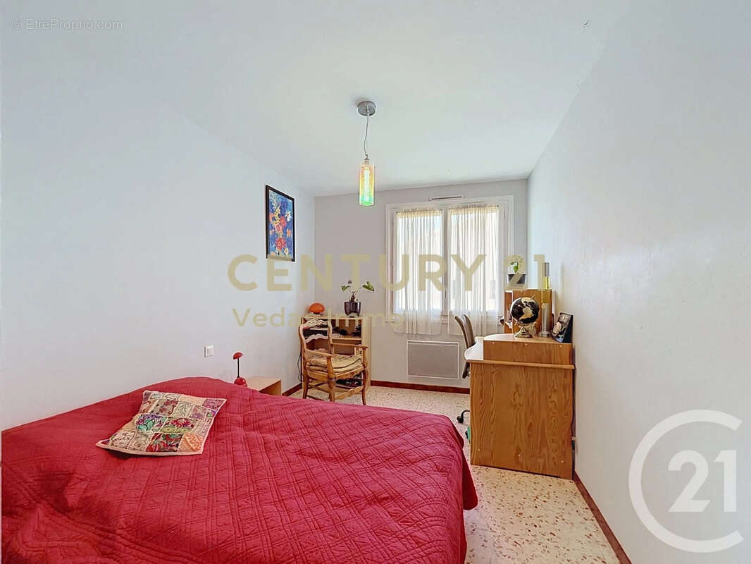 Maison 176 m² à Laverune  - photo 9