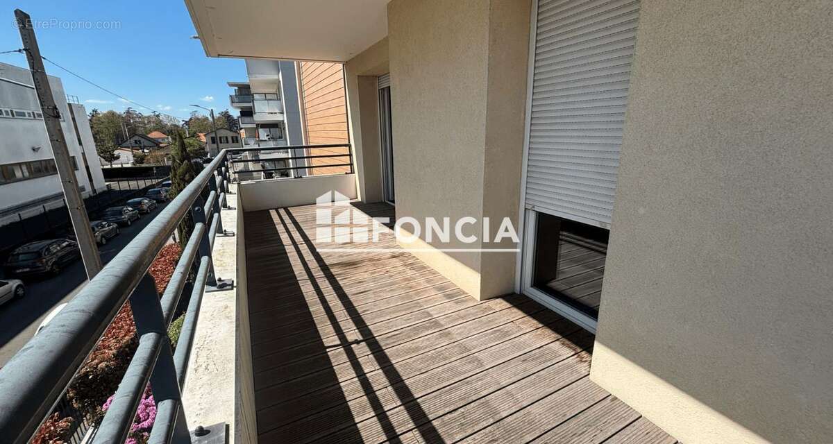 Appartement à DECINES-CHARPIEU