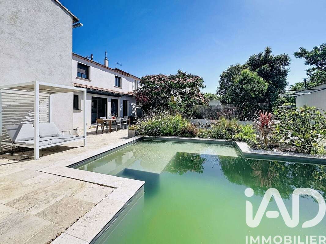 Maison 152 m² à Arles  - photo 3