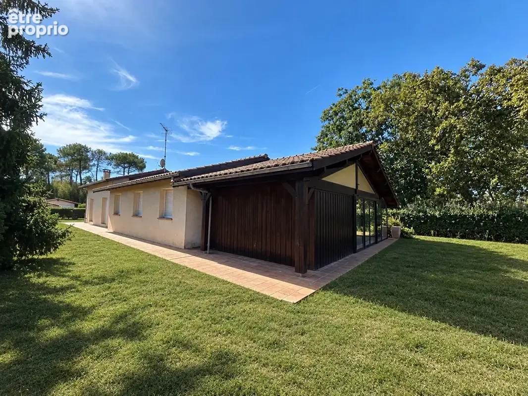 Photo Maison à Salles au prix de 358 000€